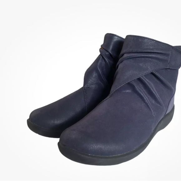 🌹Cloudsteppers by Clark's Navy Ankle Boots - Picture 1 of 6